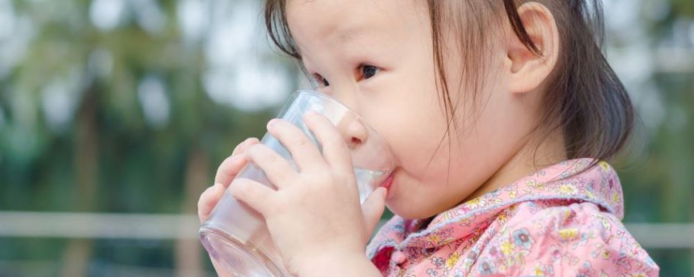 每天应该喝多少水 每天喝多少水好 喝水的重要性