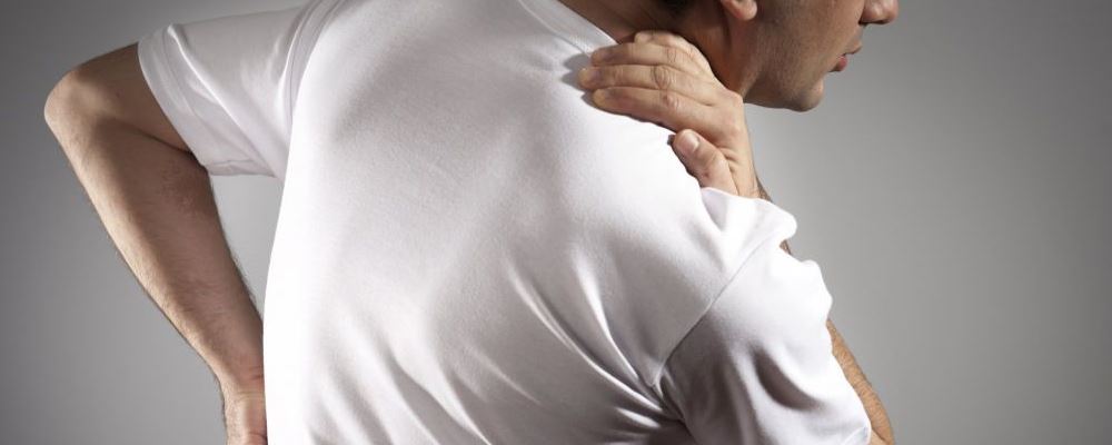 宅家太久颈痛肩背痛怎么办 缓解肩颈痛的方法 缓解颈肩疼痛的动作