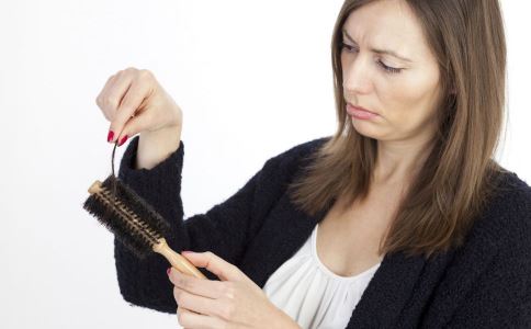 产后脱发怎么办 预防产后脱发的方法 产后脱发的原因