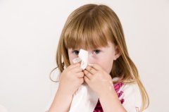 不要孩子一咳嗽就喂止咳药 咳嗽期间需注意避免