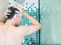 喜欢洗冷水澡的人，到底是更健康还是更伤身？
